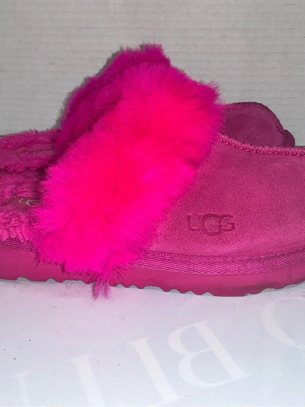 UGG Kids Hot Vibrant Pink Fluffy Slide Slippers Cozy Lounge Y2K Boho Size 1